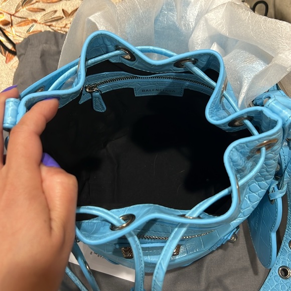 Balenciaga XS Le Cagole Bucket Bag - Picture 13 of 16